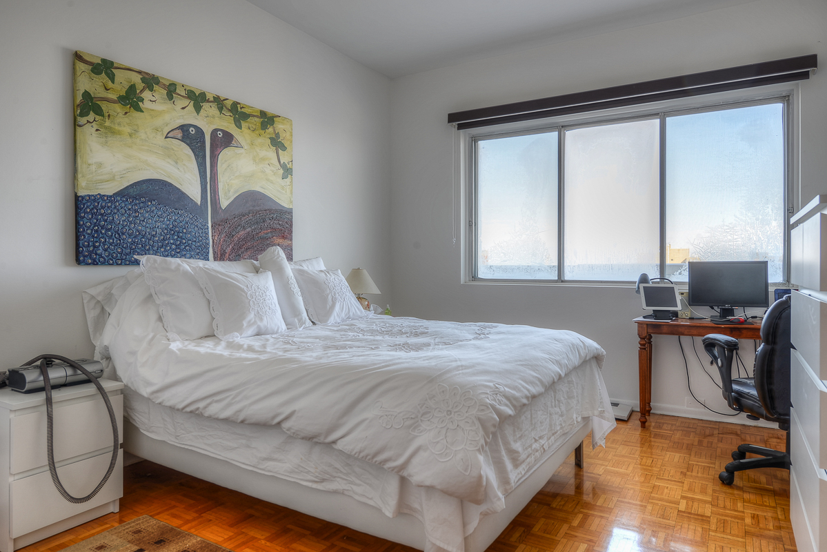 2 bedroom Apartments for rent in Montreal (Downtown) at Place du Cercle - Photo 01 - RentQuebecApartments – L1150