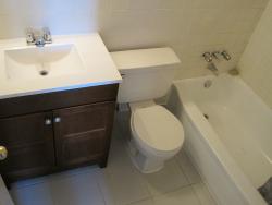 2 bedroom Apartments for rent in Cote-St-Luc at Pavillon Highrise - Photo 02 - RentQuebecApartments – L5787