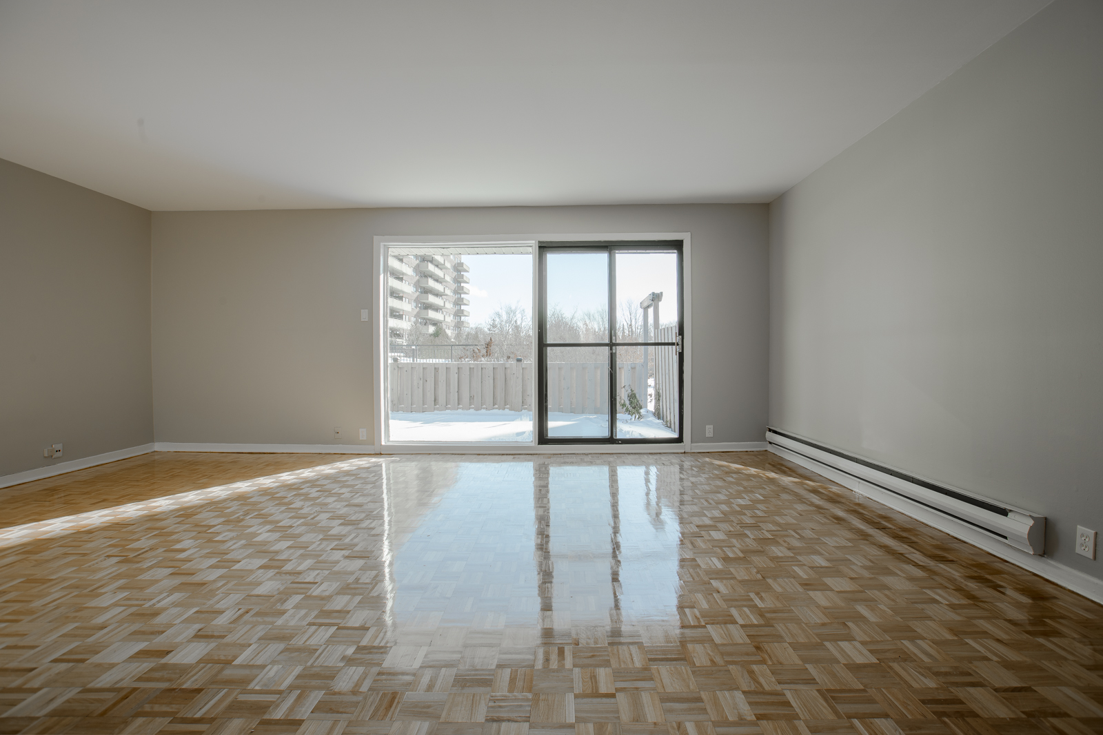 3 bedroom Townhouses for rent in Pointe-Claire at Southwest One - Photo 02 - RentQuebecApartments – L21536