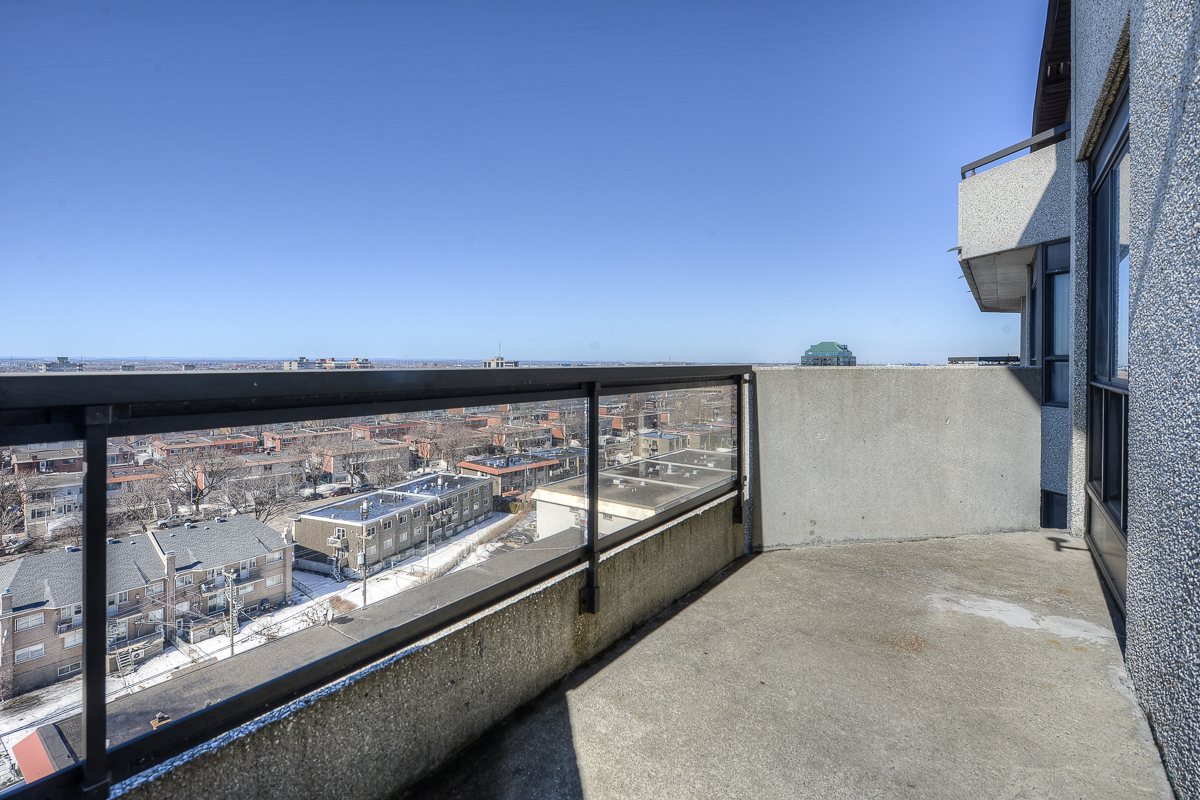 2 bedroom Penthouses for rent in St. Leonard at Le Baron II Inc. - Photo 02 - RentQuebecApartments – L128087