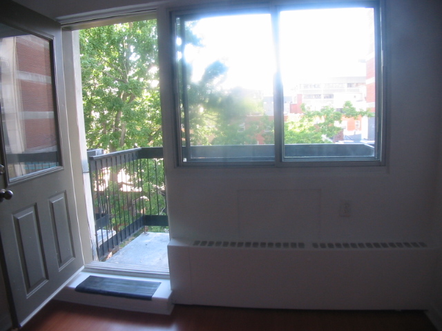 Studio / Bachelor Apartments for rent in Montreal (Downtown) at 3565 Lorne - Photo 03 - RentQuebecApartments – L5007