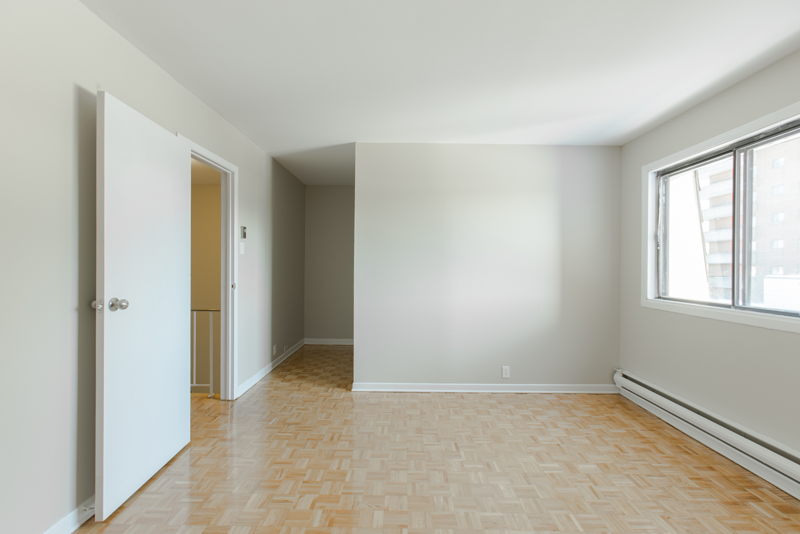 3 bedroom Townhouses for rent in Pointe-Claire at Southwest One - Photo 04 - RentQuebecApartments – L21536