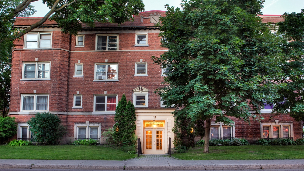 2 bedroom Apartments for rent in Hampstead at 1-2 Ellerdale - Photo 02 - RentQuebecApartments – L9523