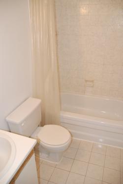 1 bedroom Apartments for rent in Laval at Le Domaine St-Martin - Photo 02 - RentQuebecApartments – L9183