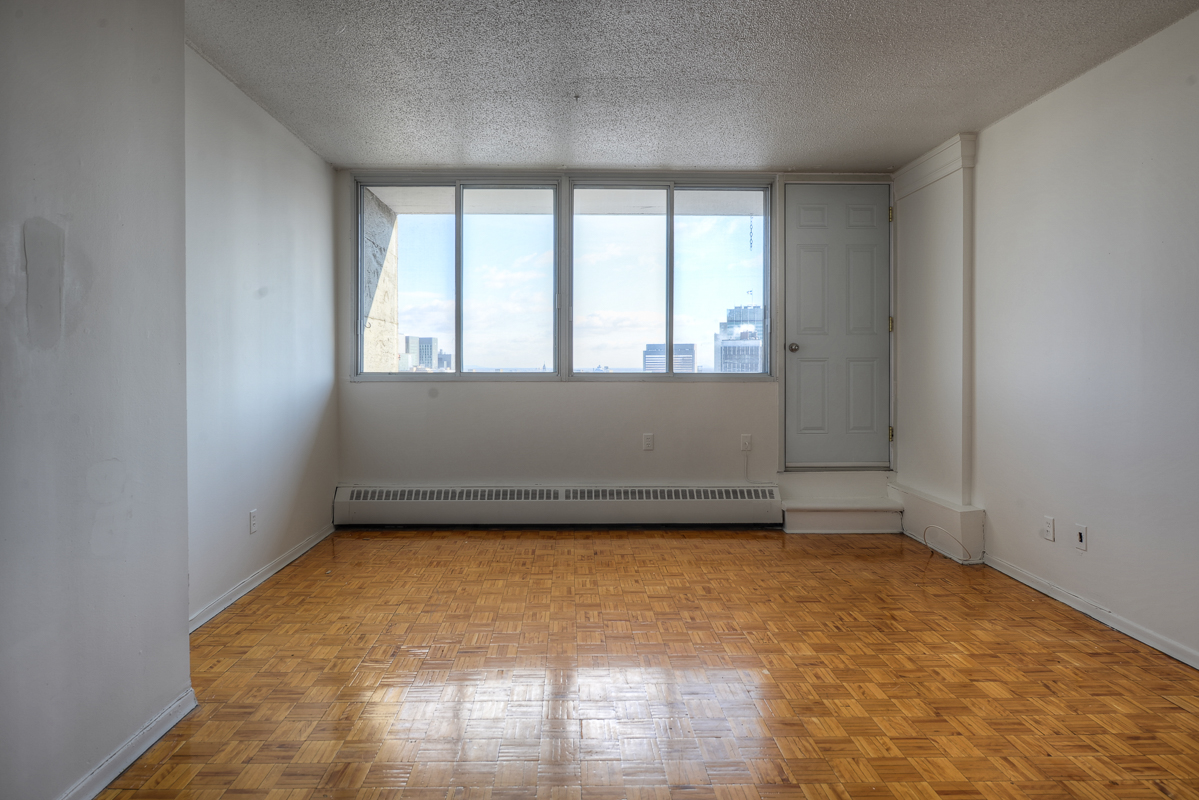 Studio / Bachelor Apartments for rent in Montreal (Downtown) at St Urbain - Photo 03 - RentQuebecApartments – L1057