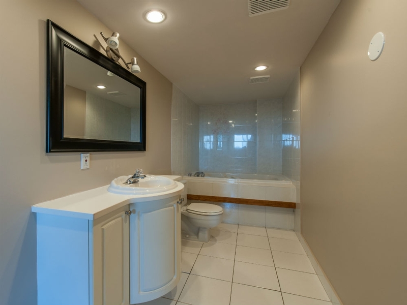 1 bedroom Apartments for rent in Laval at Le Castel de Laval - Photo 01 - RentQuebecApartments – L6086