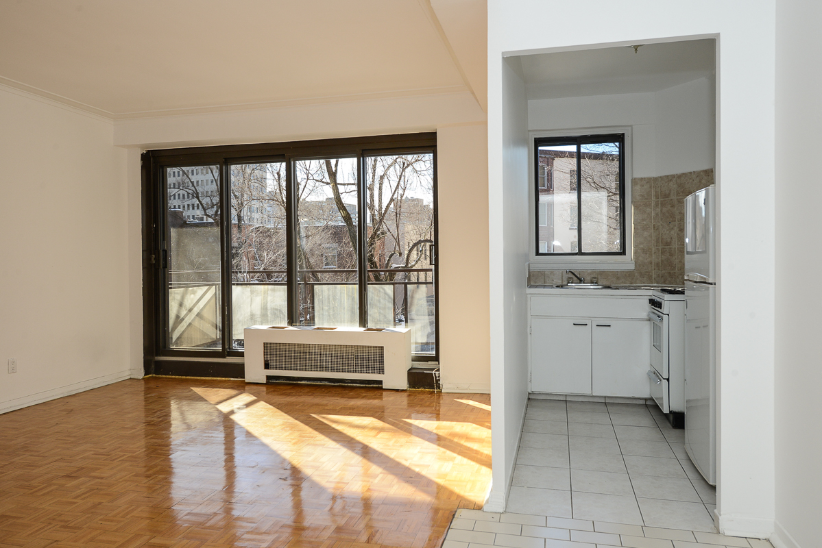 1 bedroom Apartments for rent in Montreal (Downtown) at Guy concordia Metro - Photo 01 - RentQuebecApartments – L1060