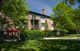 1 bedroom Apartments for rent in Nuns' Island at PH 3 - 3 Walk-up - Photo 01 - RentQuebecApartments – L144903