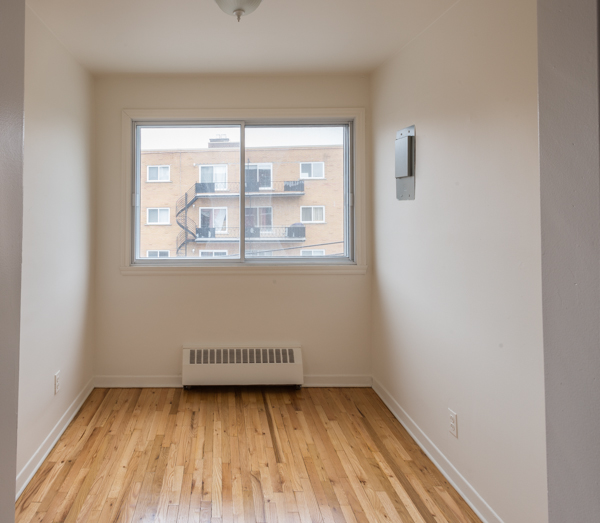 2 bedroom Apartments for rent in Lachine at Lachine Plaza - Photo 07 - RentQuebecApartments – L10038