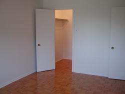 1 bedroom Apartments for rent in Dollard-des-Ormeaux at Place Fairview - Photo 05 - RentQuebecApartments – L1930