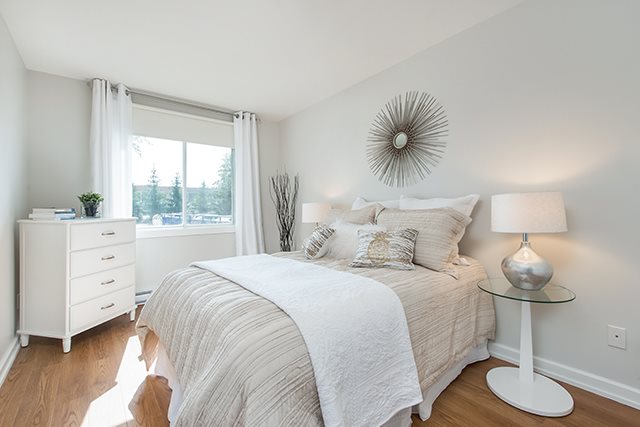 2 bedroom 55+ Apartments for rent in Pointe-Claire at LEsterel - Photo 04 - RentQuebecApartments – L342504