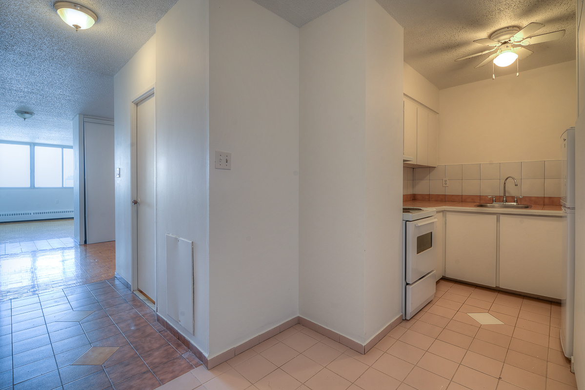 Studio / Bachelor Apartments for rent in Montreal (Downtown) at St Urbain - Photo 08 - RentQuebecApartments – L1057