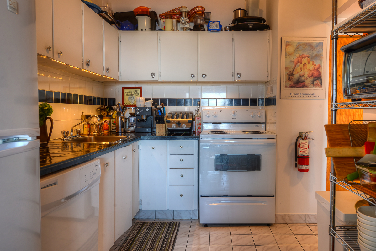 2 bedroom Apartments for rent in Montreal (Downtown) at Place du Cercle - Photo 09 - RentQuebecApartments – L1150