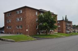 2 bedroom Apartments for rent in Charlesbourg at Place Des Cypres - Photo 01 - RentQuebecApartments – L7055