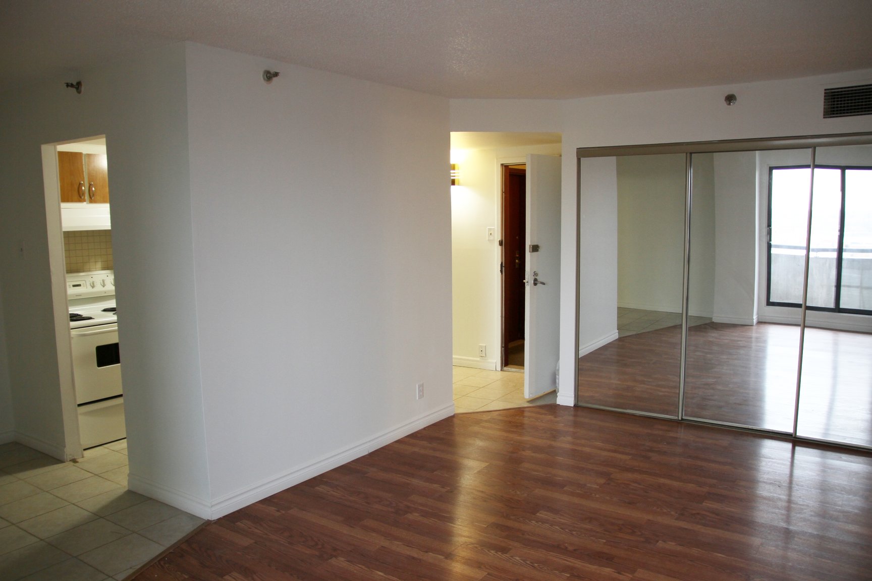 2 bedroom Apartments for rent in Montreal (Downtown) at Coastview Estates - Photo 11 - RentQuebecApartments – L3722
