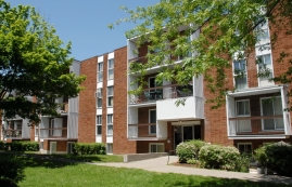 2 bedroom Apartments for rent in Longueuil at Place Roberval and Racicot - Photo 01 - RentQuebecApartments – L997
