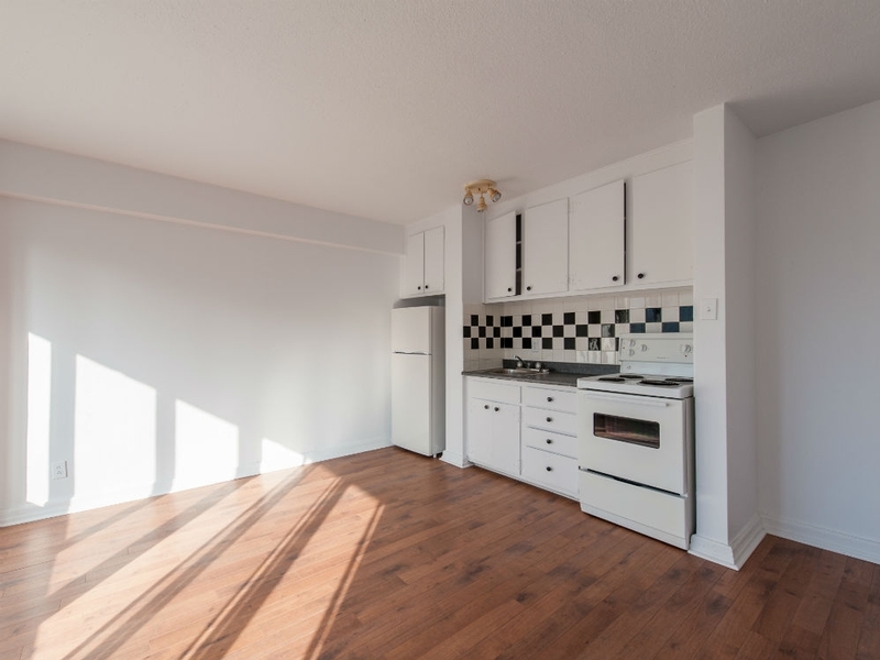 Studio / Bachelor Apartments for rent in Montreal (Downtown) at Le Barcelona - Photo 08 - RentQuebecApartments – L168312