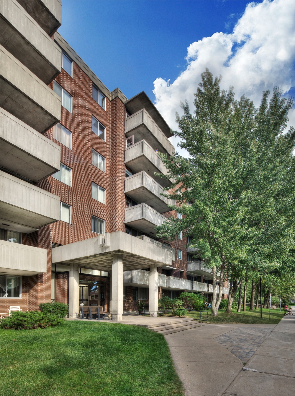2 bedroom Apartments for rent in Kirkland at Promenade Canvin - Photo 03 - RentQuebecApartments – L9541