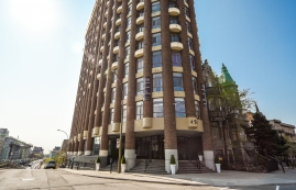 Studio / Bachelor Apartments for rent in Plateau Mont-Royal at 450 Sherbrooke East - Photo 01 - RentQuebecApartments – L162695