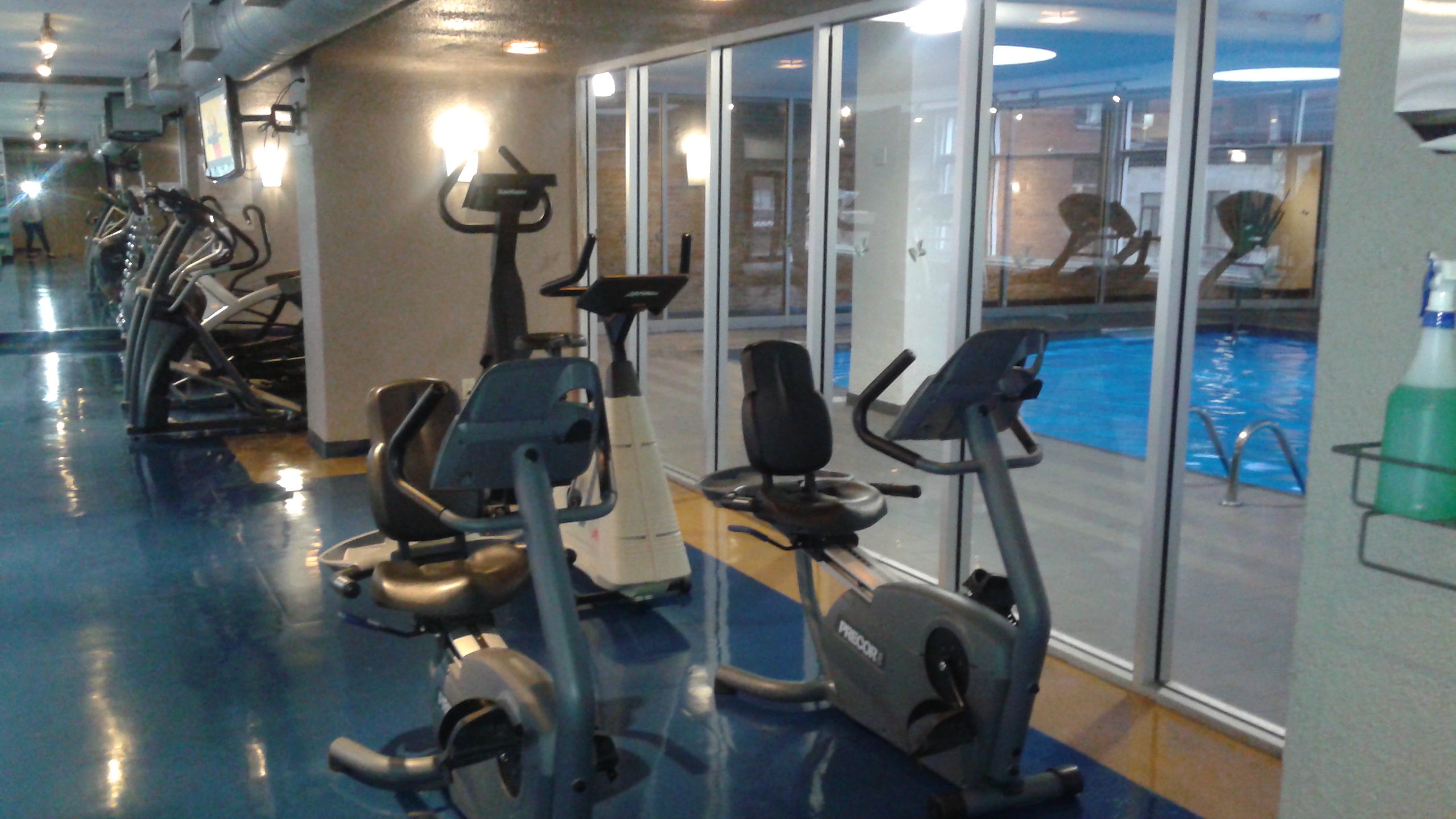 luxurious 2 bedroom Apartments for rent in Montreal (Downtown) at Le Parc - Photo 10 - RentQuebecApartments – L1788