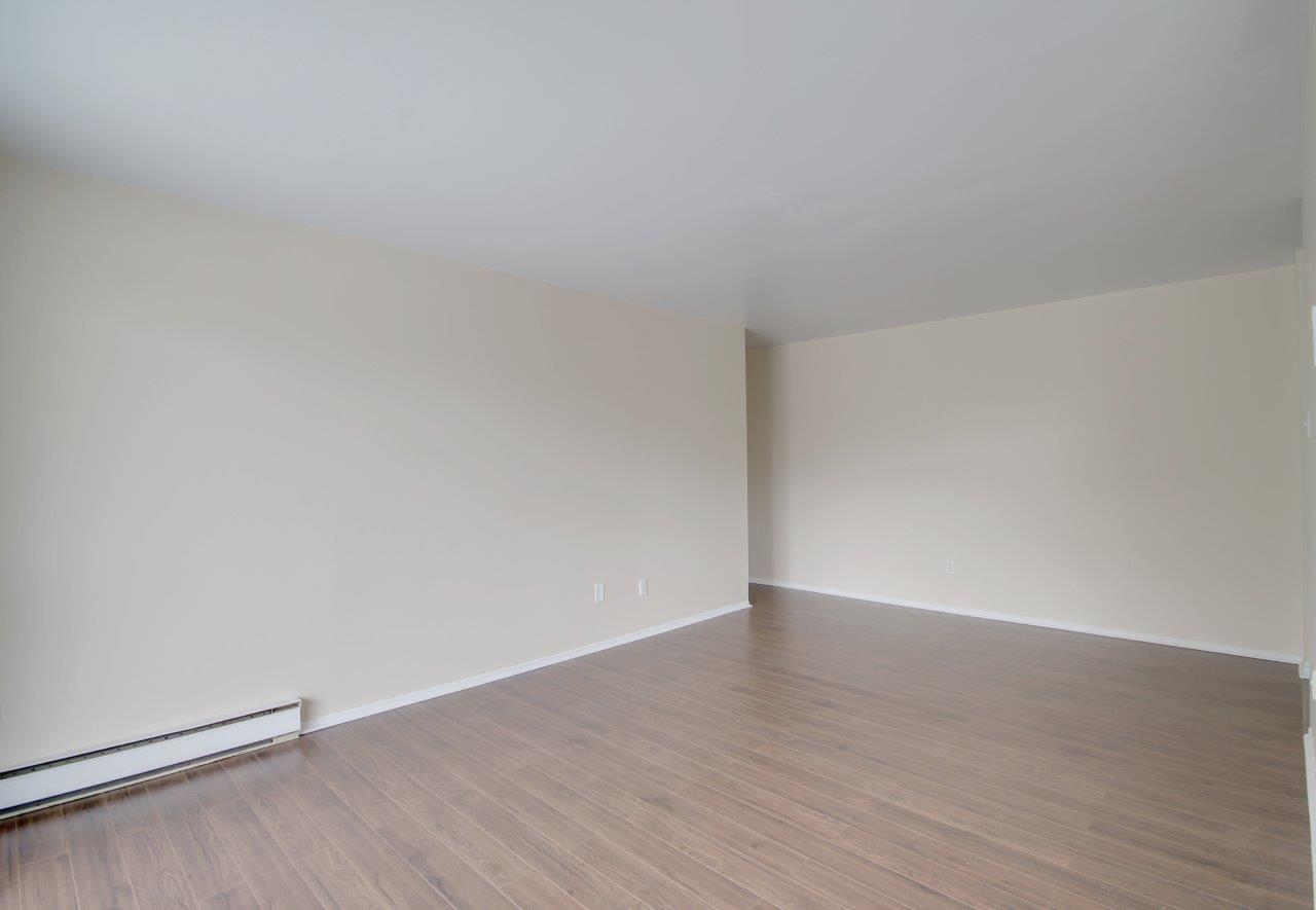 2 bedroom Apartments for rent in Pierrefonds-Roxboro at Le Palais Pierrefonds - Photo 02 - RentQuebecApartments – L179181