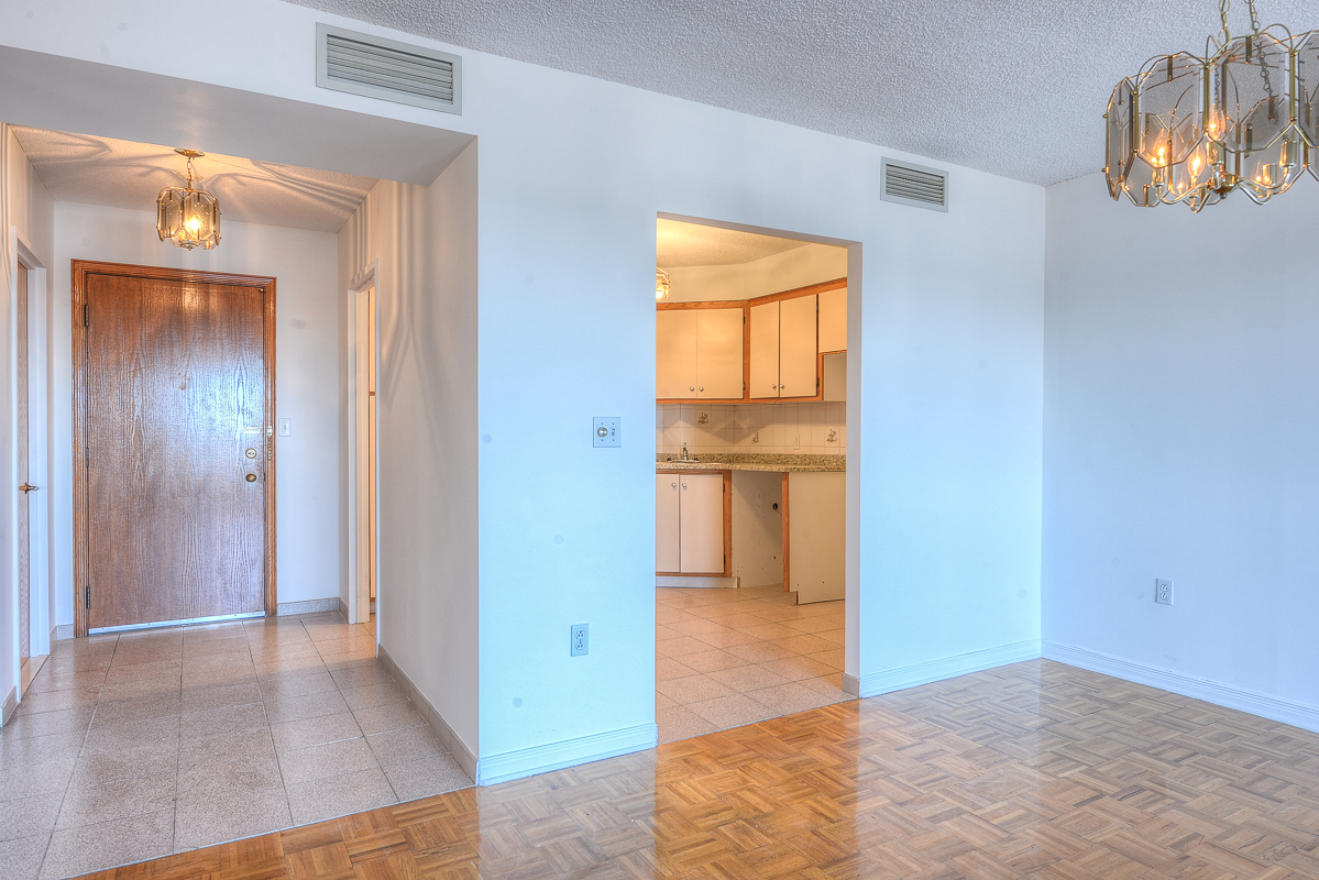2 bedroom Apartments for rent in St. Leonard at Le Baron II Inc. - Photo 02 - RentQuebecApartments – L128083