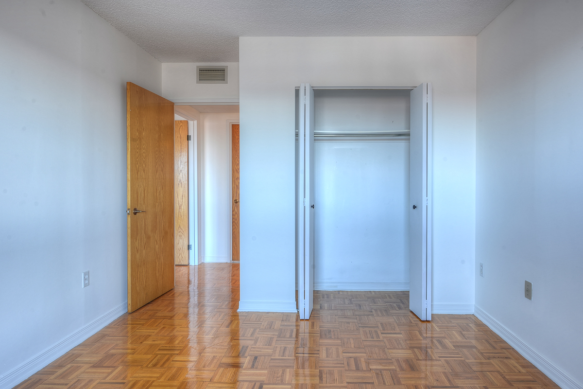 2 bedroom Apartments for rent in St. Leonard at Le Baron II Inc. - Photo 06 - RentQuebecApartments – L128083