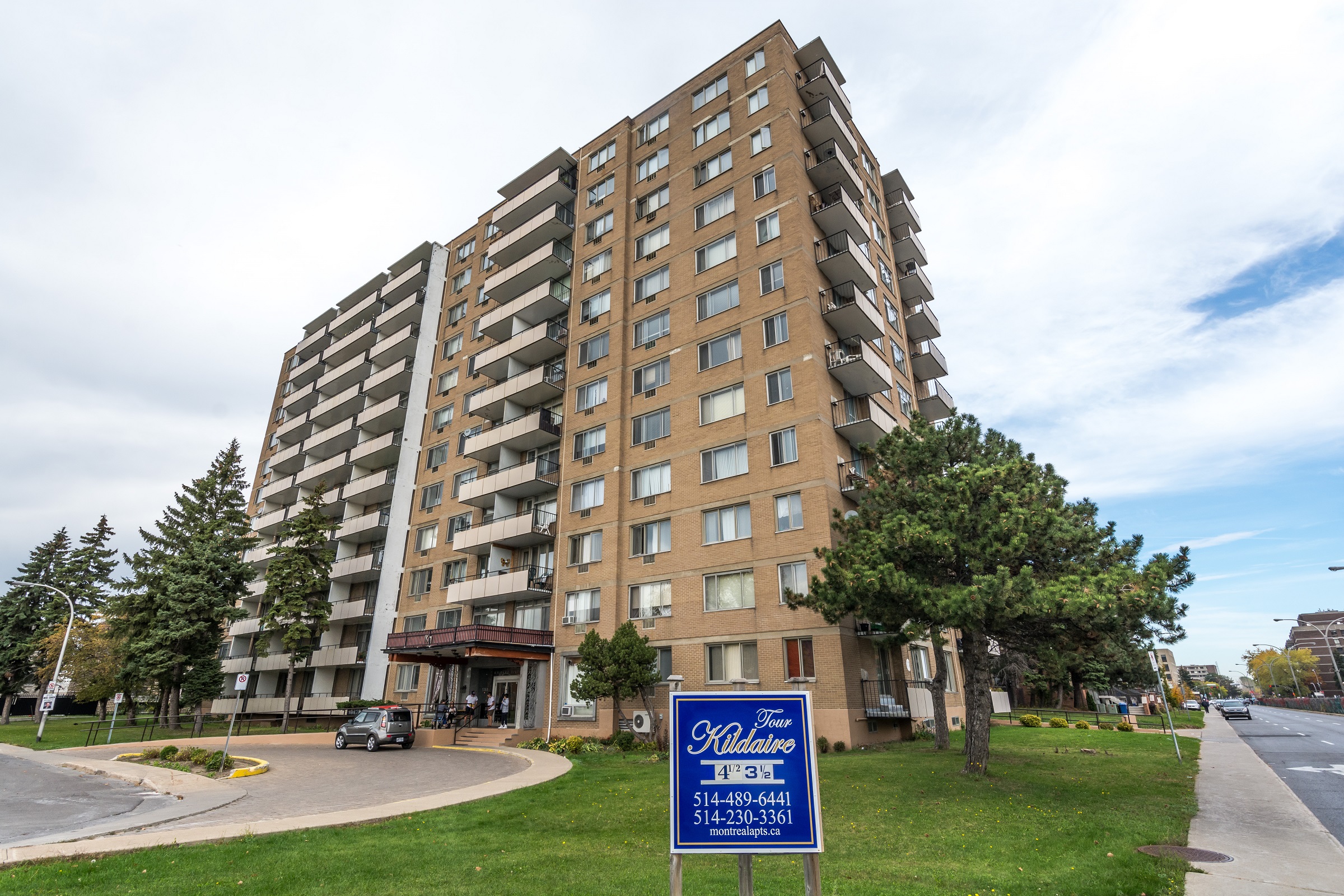 2 bedroom Apartments for rent in Cote-St-Luc at Kildare Towers - Photo 01 - RentQuebecApartments – L2074