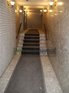 Junior 1 bedroom Apartments for rent in Notre-Dame-de-Grace at Tour Girouard - Photo 01 - RentQuebecApartments – L2078