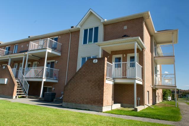 2 bedroom Condos for rent in Gatineau-Hull at 2-16 Soeur Jeanne Marie Chavoin - Photo 01 - RentQuebecApartments – L400136