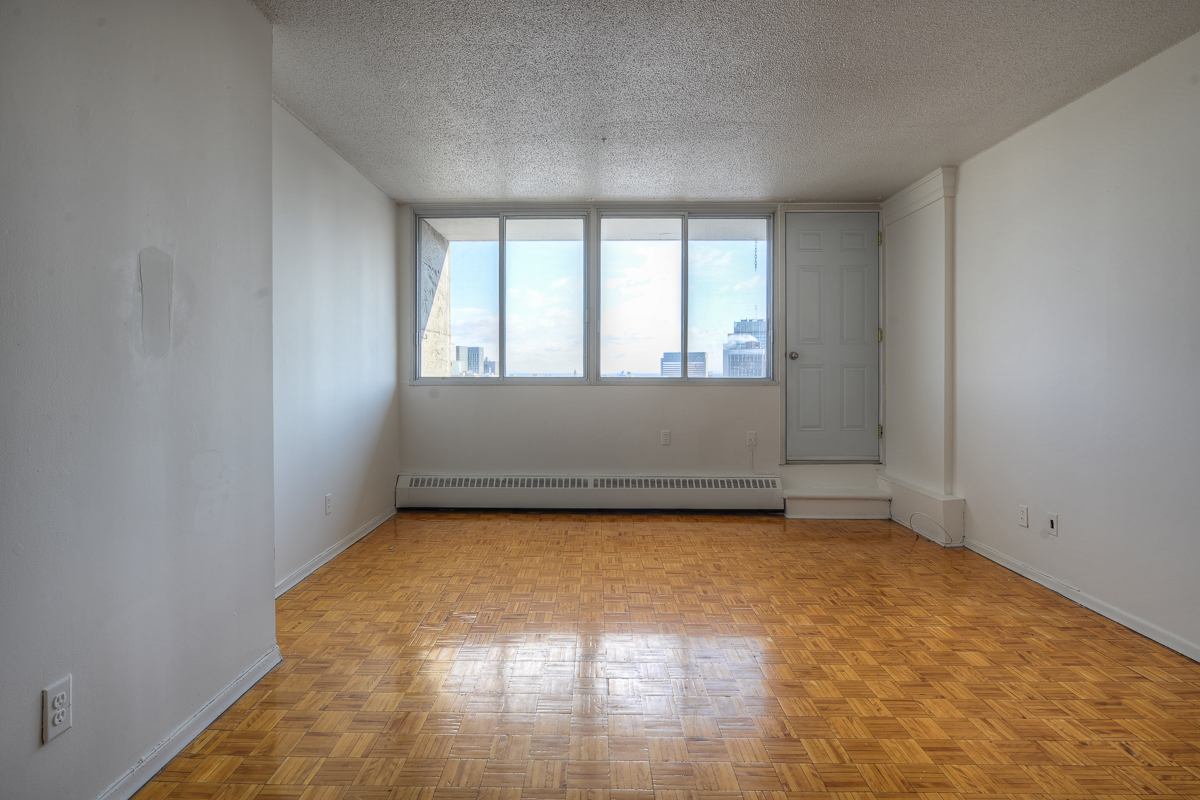 Studio / Bachelor Apartments for rent in Montreal (Downtown) at St Urbain - Photo 02 - RentQuebecApartments – L1057