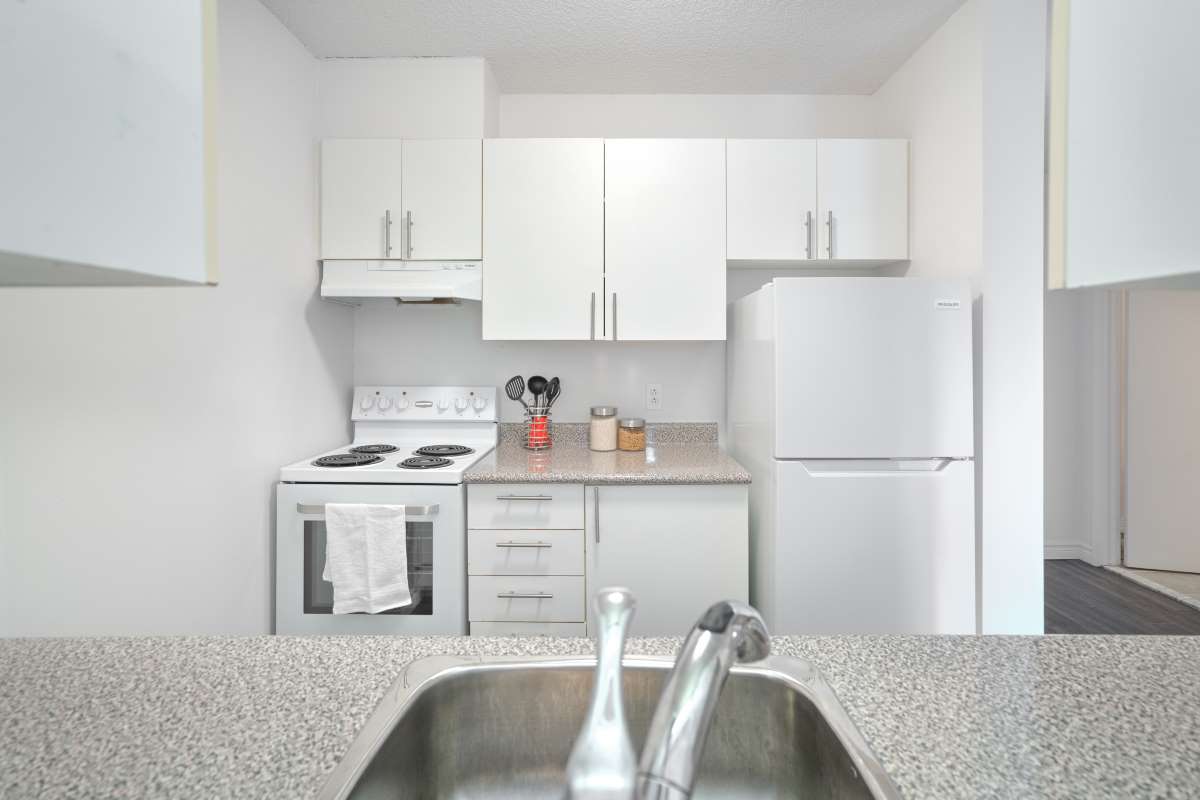 Studio / Bachelor Apartments for rent in Notre-Dame-de-Grace at Habitat 2500 - Photo 01 - RentQuebecApartments – L410553
