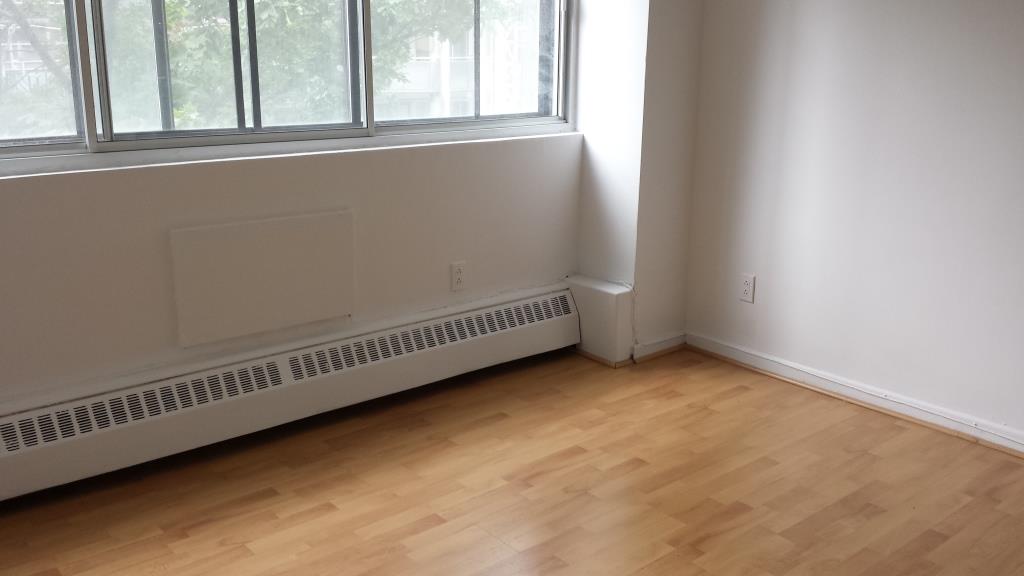 2 bedroom Apartments for rent in Montreal (Downtown) at Le Durocher - Photo 04 - RentQuebecApartments – L7385