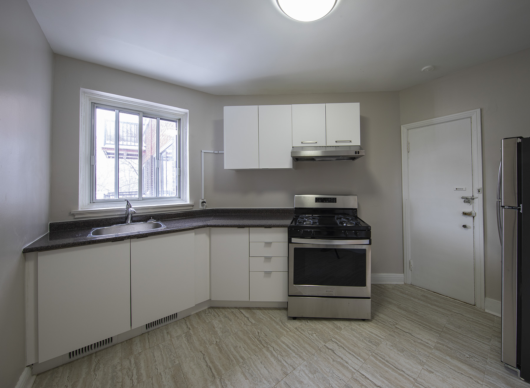 2 bedroom Apartments for rent in Notre-Dame-de-Grace at 6325 Somerled - Photo 10 - RentQuebecApartments – L401540