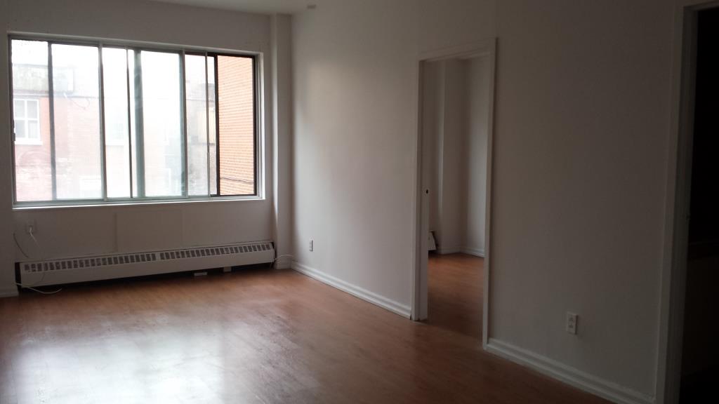 1 bedroom Apartments for rent in Montreal (Downtown) at Le Durocher - Photo 01 - RentQuebecApartments – L7384